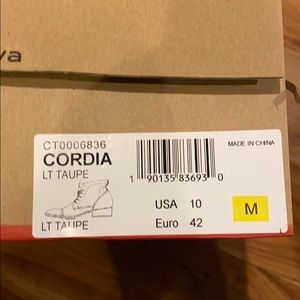Comfortiva Cordia taupe boot